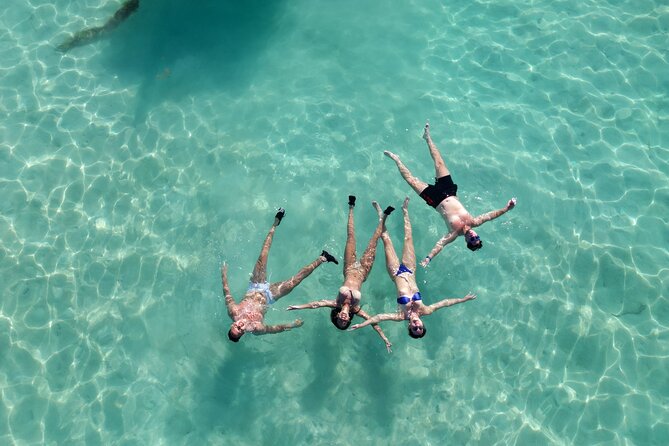4 hours Tour in La Parguera Private Boat Charter - The 10-minute cruise through La Parguera village