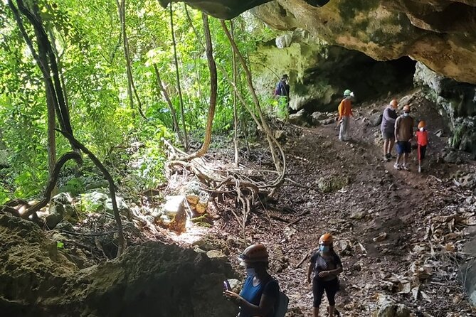 Adventure in Cave and the Guayaney Spring - Meeting at Vega Baja for the 9:00 am start