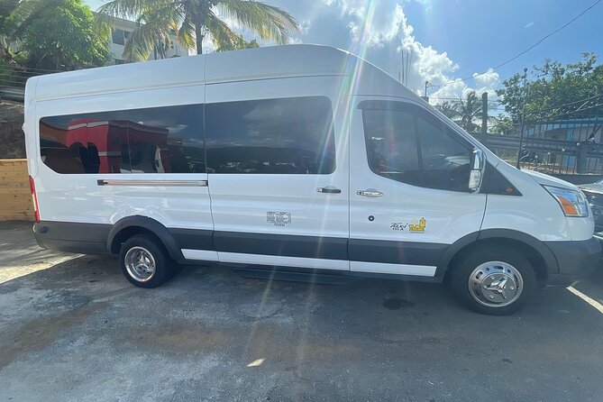 Airport to Isla Verde/ Condado/San Juan - Meeting your driver at Luis Muñoz Marín International Airport