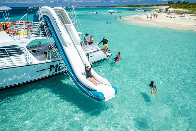 All Inclusive Snorkel and Slide Boat Tour: Icacos or Vieques - The 35 to 45 minute ride toward the islands