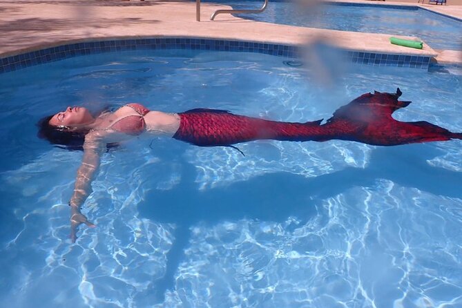 Discover Mermaid Experience in Rincón - Stretching before the first mermaid swim