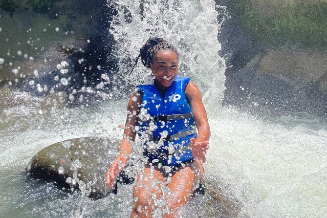 El Yunque: Waterslide and Plus Beach Round Trip - Luquillo Beach and the famous food kiosks