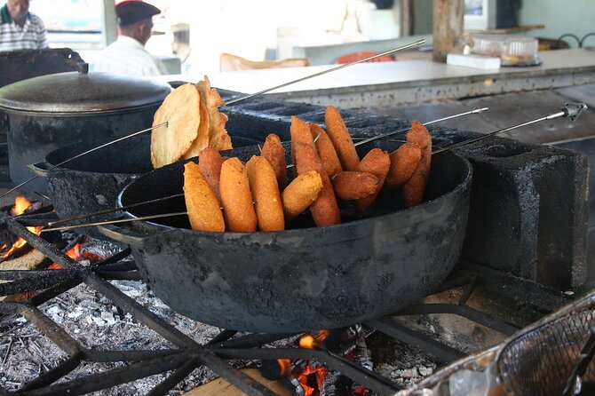 Half-Day: Old San Juan, Calle Cerra,Santurce, La Placita & Loíza - Loíza and Piñones: Food, Music, and Heritage