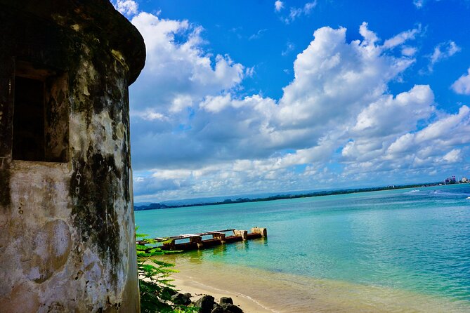 Historical Walking Tour of Old San Juan - La Fortaleza and the story of colonial power