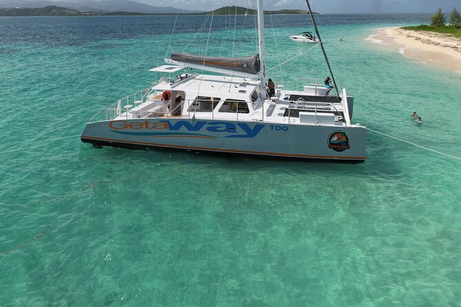 Icacos: Luxury Sailing Catamaran All Inclusive Beach and Snorkel - The sail out to the Cordillera Cays