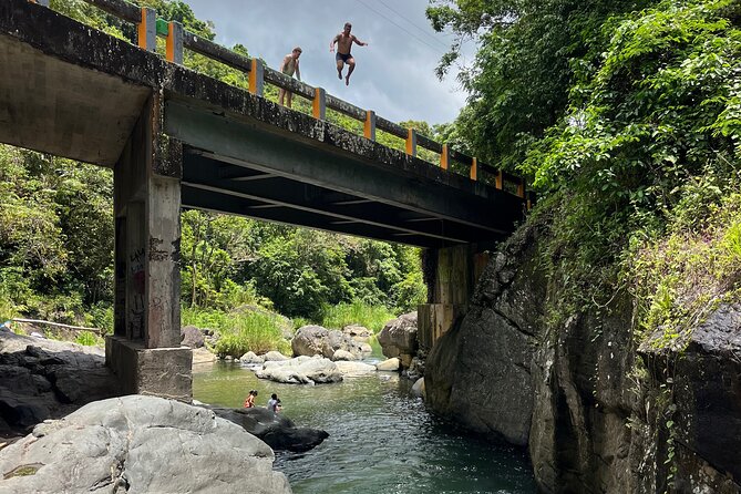 Incredible Hike & Cliff Jumping in the Heart of Puerto Rico - Ending with food at Tortuguero Bar BQ