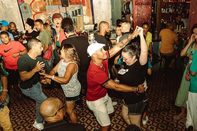 Moonlight Beginner Salsa Class in San Juan - A short introduction to salsa before the first step