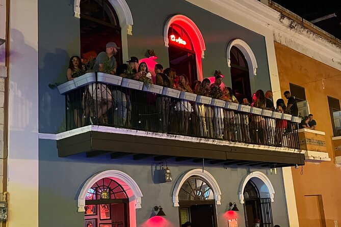 Nightlife Adventure La Placita Calle Cerra La factoría La Perla - The vehicle matters more than it first appears