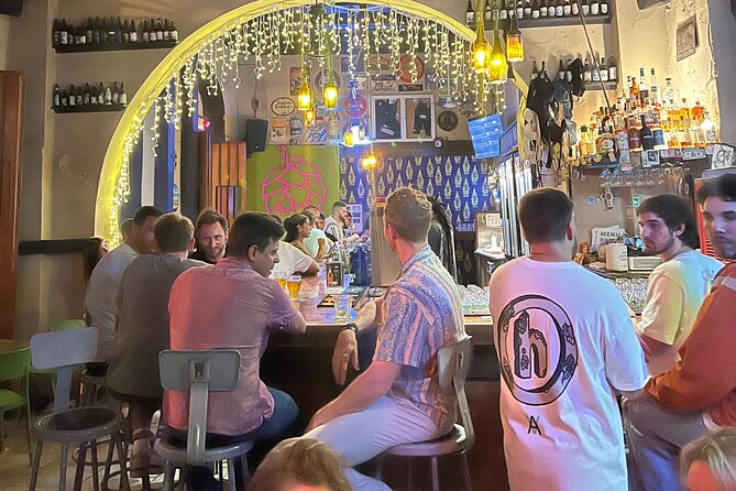 Nightlife Adventure La Placita Calle Cerra La factoría La Perla - Who should book this experience?