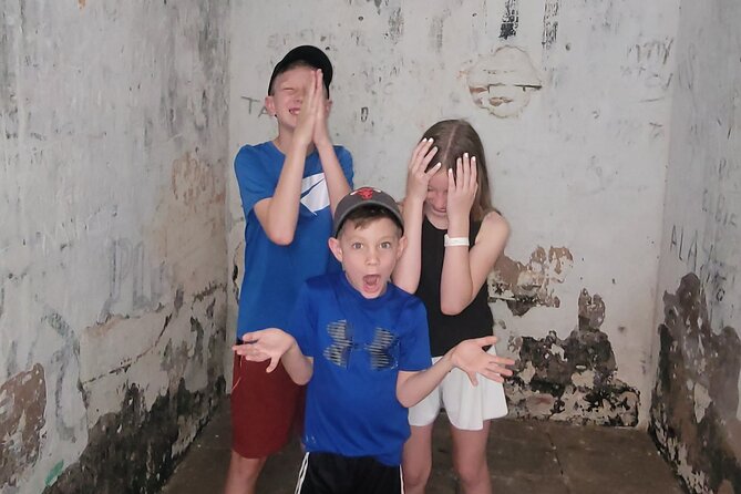 Old San Juan Family Fun Tour: Science/History/ Yummy treats - Paseo de La Princesa and the old city wall
