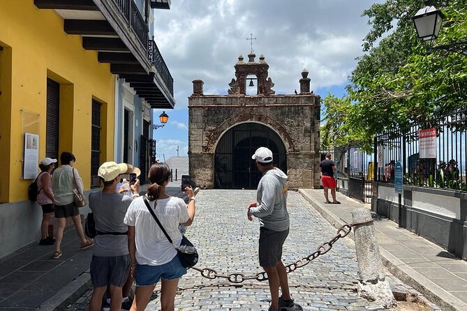 Old San Juan Historical Walk, Shopping, and Dining w/ Transport - Shopping along Calle Fortaleza