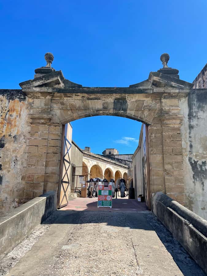 Old San Juan: San Cristobal Castle and Old Town Walking Tour - Key points at a glance