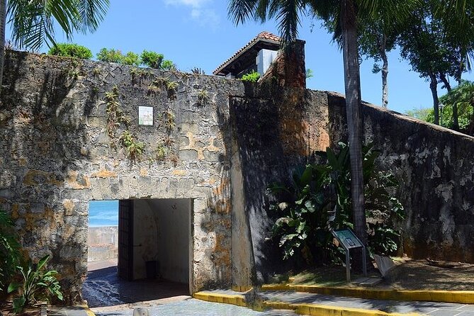 Old San Juan Tour (1 Hour) by DUHO - A brief look near the Museo Felisa Rincón de Gautier