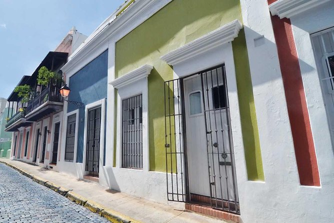 Old San Juan Walking Tour - Calle de la Fortaleza and Old San Juan’s Everyday Character