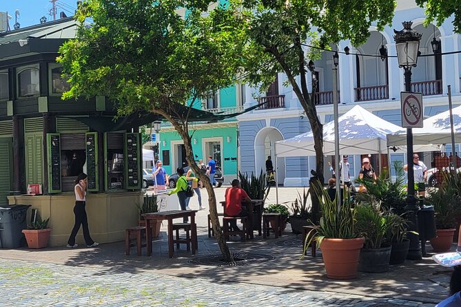 Old San Juan Walking Tour - David Rodríguez’s Guiding Style
