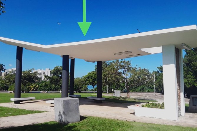 Outdoor Salsa Class Experience in San Juan - Why the park setting matters