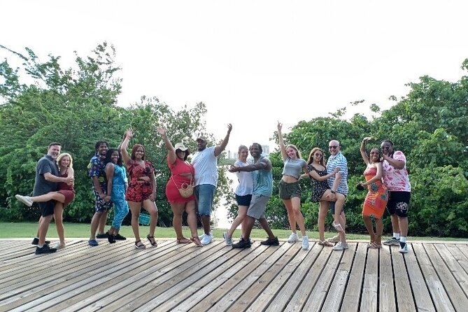 Outdoor Salsa Class Experience in San Juan - The first steps: simple, clear, and beginner-friendly