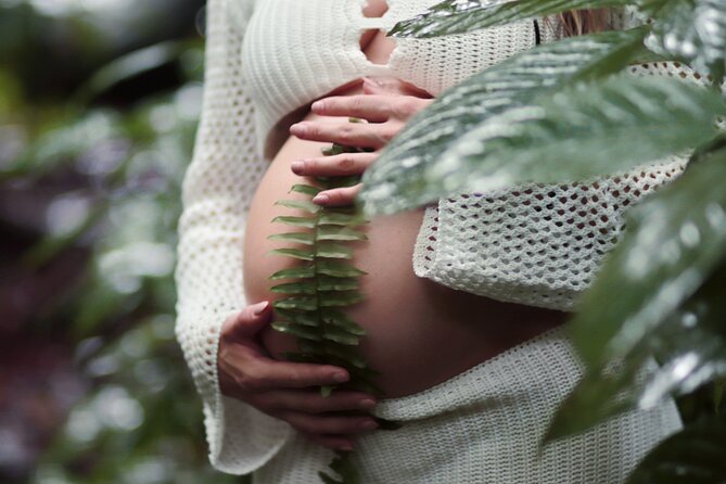 Portrait Photoshoot in a Tropical Rainforest - Two outfits and a different look