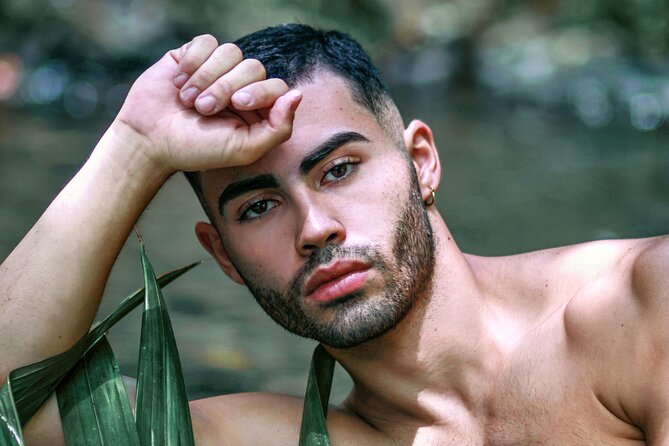 Portrait Photoshoot in a Tropical Rainforest - The 5 to 10 minute walk into the trees