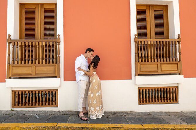 Private 30+Minute Photoshoot in Old San Juan (Photo shoot) - Meeting at Plaza Colón