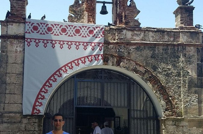 Private Guided Tour: Unveiling Old San Juan's History - What the private Audi Q7 adds