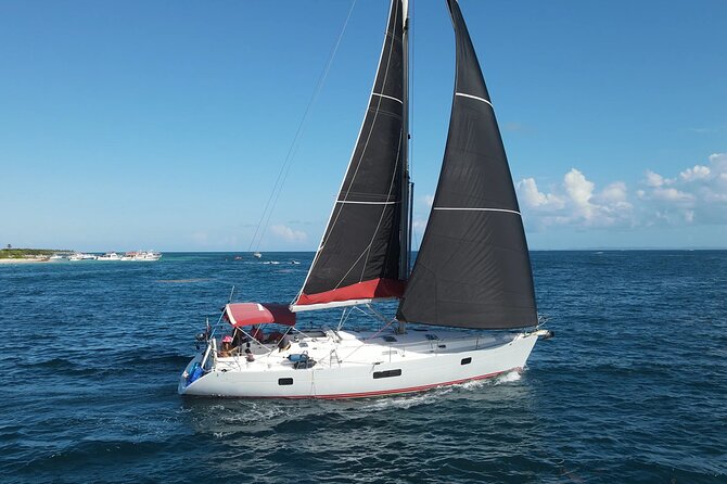 Private Half-Day Sailing and Snorkeling Tour - Sailing the east coast by private boat