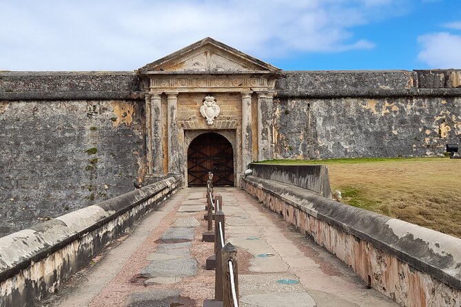 Private Historic Old San Juan Sightseeing and Walking Experience - Churches and chapels tell a more personal story