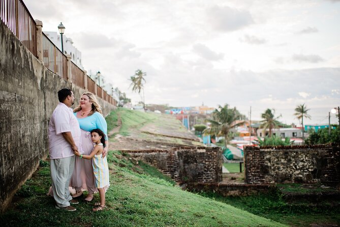 Private Vacation Photo Session with Local Photographer in San Juan - Starting the session and meeting your photographer