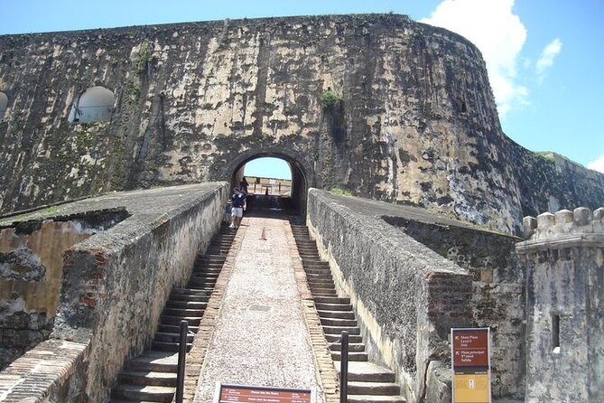 Private Walking Tour of Old San Juan, including forts - Starting at Plaza Colón and entering the walled city