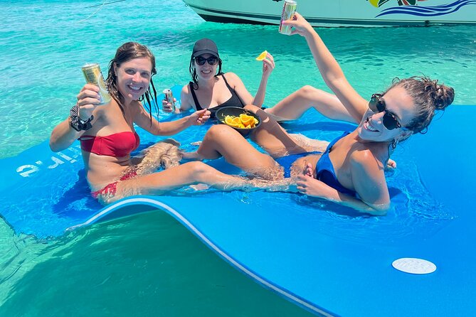 Public or Private Boat Trip to Icacos & Palomino - Food, rum drinks, and what comes with the boat
