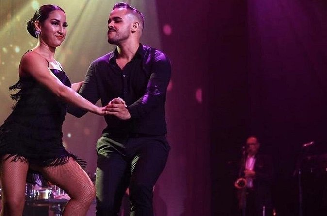 Puerto Rican Salsa Class and Night Out in San Juan, Puerto Rico - The second hour: putting the steps to work