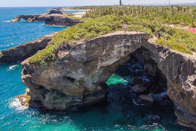 Puerto Rico: Cueva del Indio, Waterfalls & Beach Tour - Cueva del Indio: cliffs, views, and a short cultural visit
