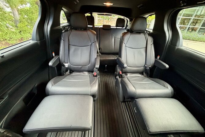 Puerto Rico Island Wide Transfers, Sienna Limited Luxury Minivan. - How the service handles comfort and personal attention