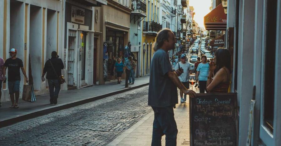Puerto Rico: Old San Juan Guided Private Walking Tour - Reading Old San Juan’s Spanish colonial streets