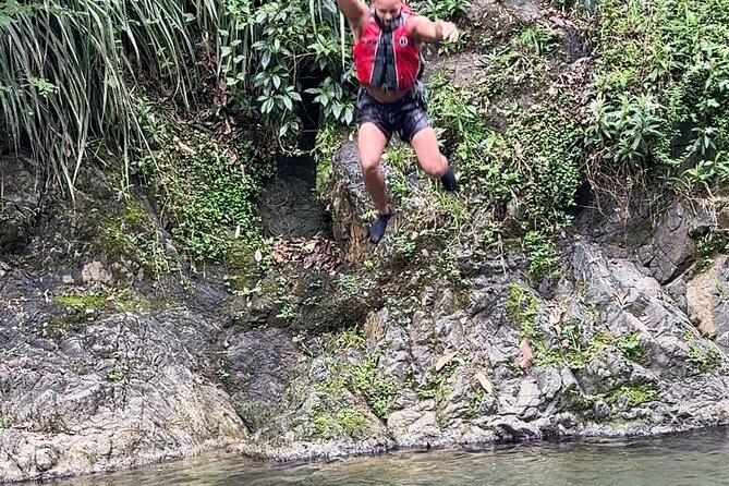 Salto de Pilar Cliff Jumping Tour - Guides who add local flavor