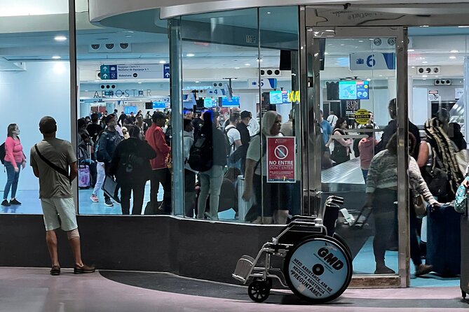 San Juan Airport to Fajardo and Ceiba One Way Trip - Finding your driver at San Juan Airport