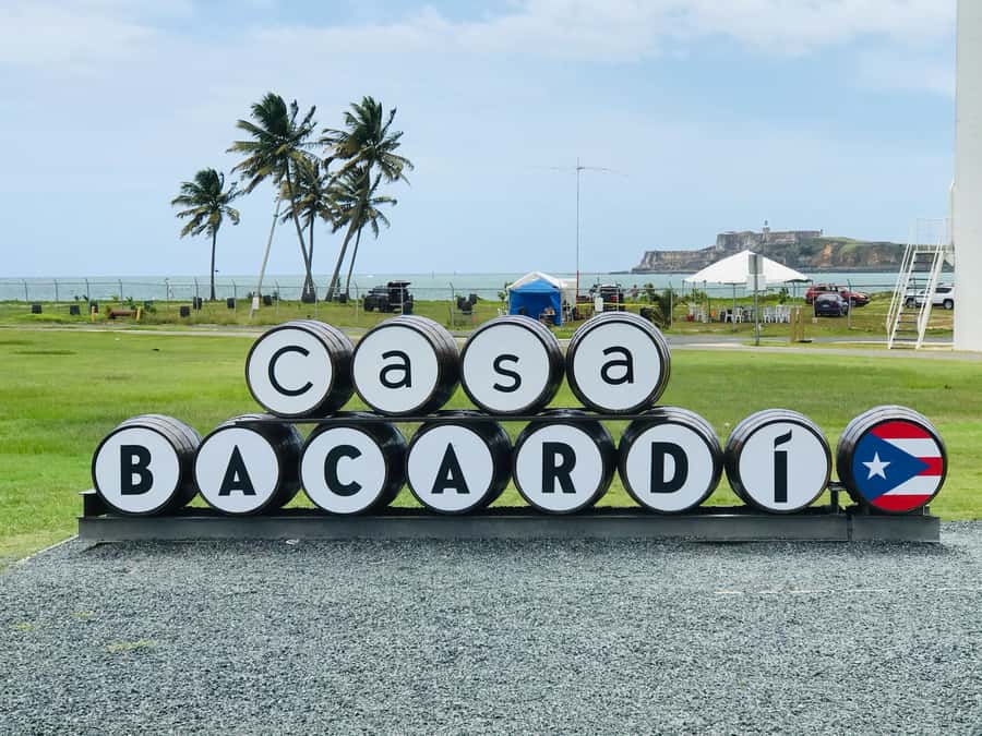 San Juan: Bacardi Rum Distillery and Old San Juan Combo Tour - One hour around the forts and civic buildings
