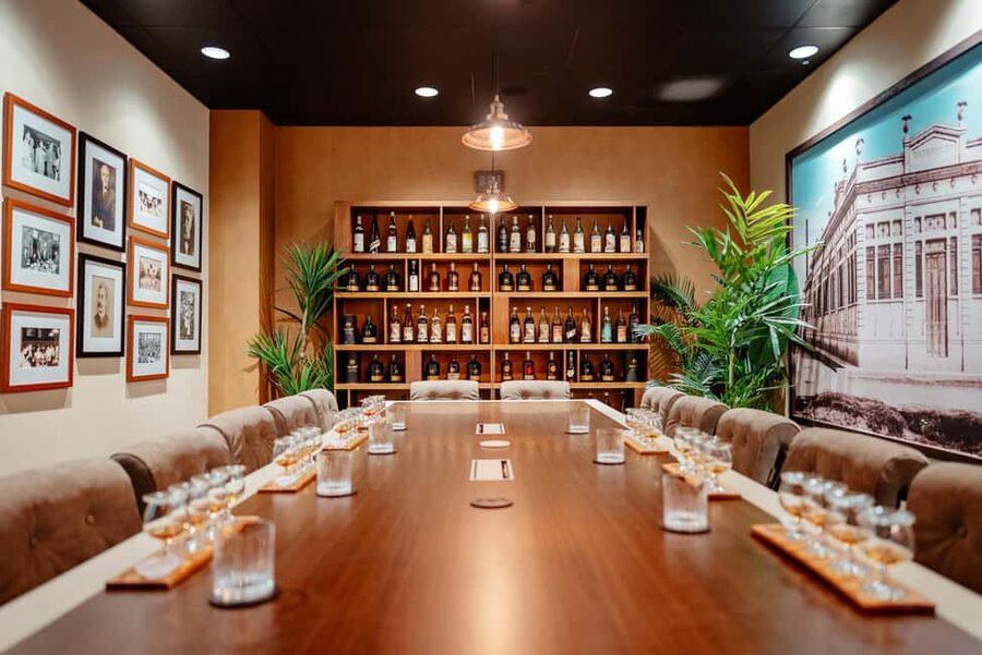 San Juan: Casa Bacardi Distillery Tour - The Rum Tasting Tour and Special Reserve