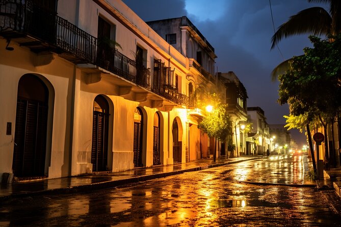 San Juan Ghost Tour: Shrieks in the Sugarcane - Plaza del Quinto Centenario and the first stories