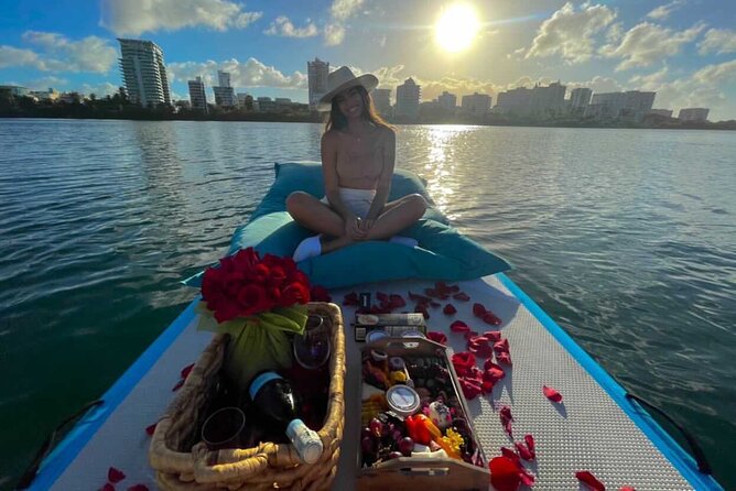 San Juan — Private Floating Picnic Experience in Condado Lagoon - Sunrise, afternoon, or sunset?