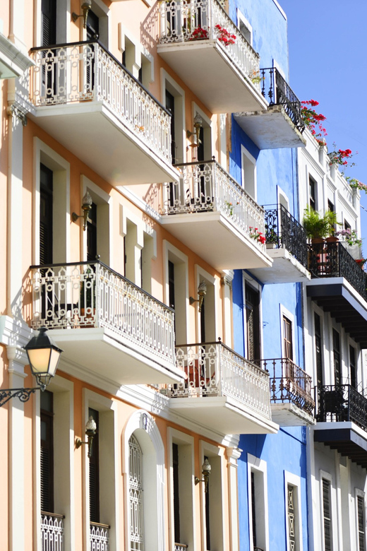 San Juan: Walking Tour with Expert Guide - The guides are the main reason to go