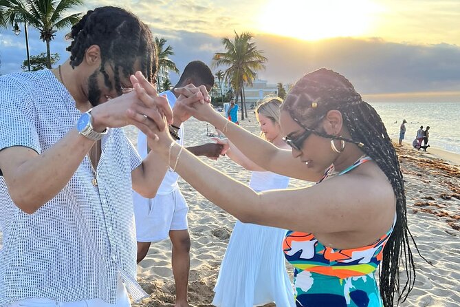 Sunset Salsa Beach Class in San Juan - What happens at Playa El Último Trolley at 5pm
