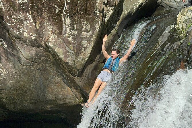 The Best El Yunque Adventure - Transport Included - The local food stop after the adventure
