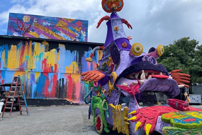 Visit Local Bars at Art District in San Juan - Walking the Art District before the first drink
