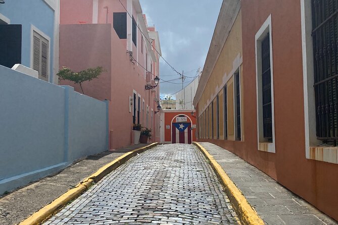 Walking Guided Tour of History and Myths of Old San Juan - Why this Old San Juan walk works
