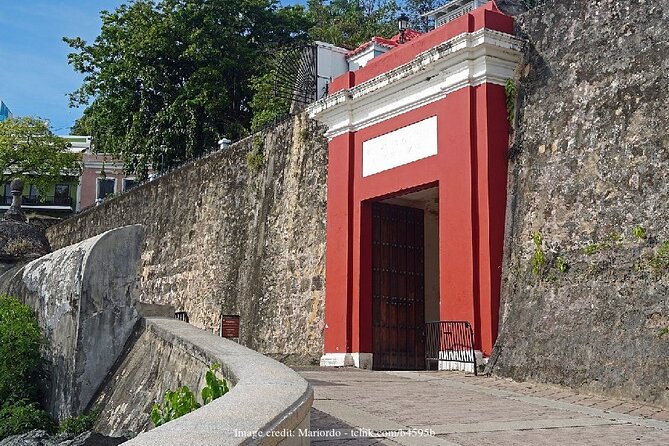Welcome to San Juan's Old Town: Private Half-Day Walking Tour - Parque de las Palomas for photos and a pause